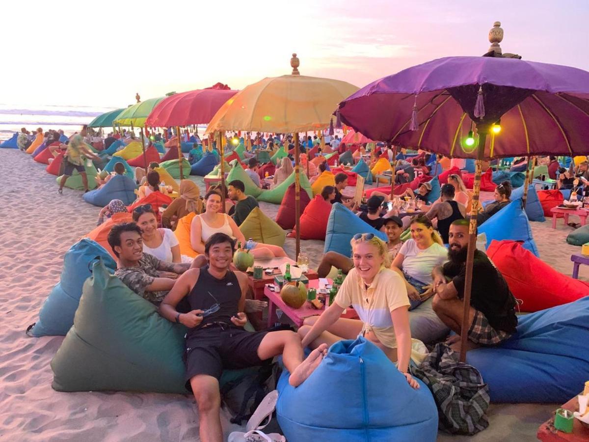 Хостел Stellar Capsules Семиньяк Экстерьер фото Beach club in Bali