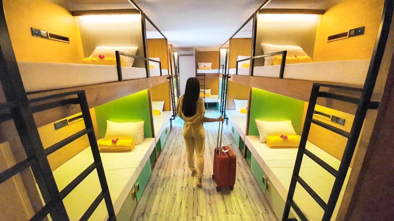 Хостел Stellar Capsules Семиньяк Экстерьер фото